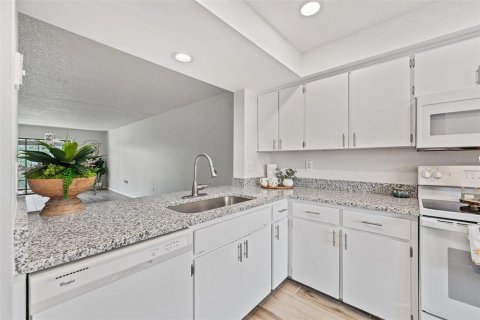 Copropriété à vendre à Orlando, Floride: 2 chambres, 98.94 m2 № 1383415 - photo 4