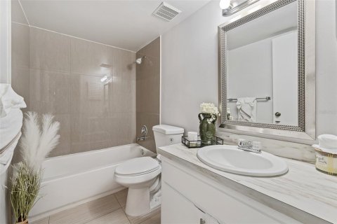 Copropriété à vendre à Orlando, Floride: 2 chambres, 98.94 m2 № 1383415 - photo 18