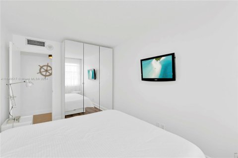 Copropriété à vendre à Hallandale Beach, Floride: 3 chambres, 109.62 m2 № 1316354 - photo 12