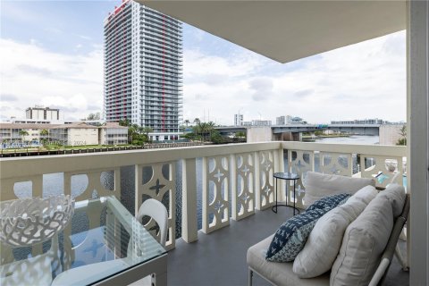 Copropriété à vendre à Hallandale Beach, Floride: 3 chambres, 109.62 m2 № 1316354 - photo 23