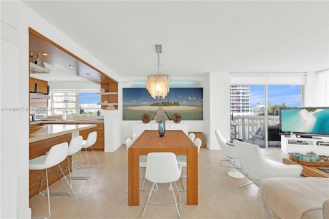 Copropriété à vendre à Hallandale Beach, Floride: 3 chambres, 109.62 m2 № 1316354 - photo 5