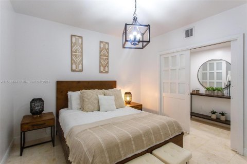 Condominio en venta en Hallandale Beach, Florida, 1 dormitorio, 78.41 m2 № 924629 - foto 28