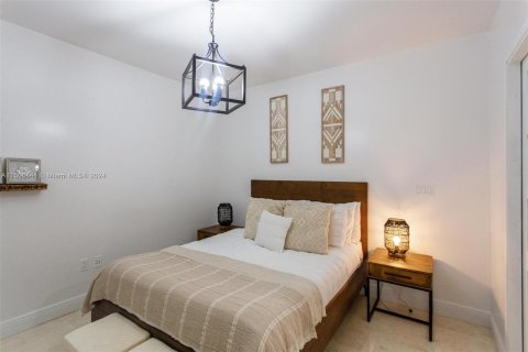Condominio en venta en Hallandale Beach, Florida, 1 dormitorio, 78.41 m2 № 924629 - foto 26