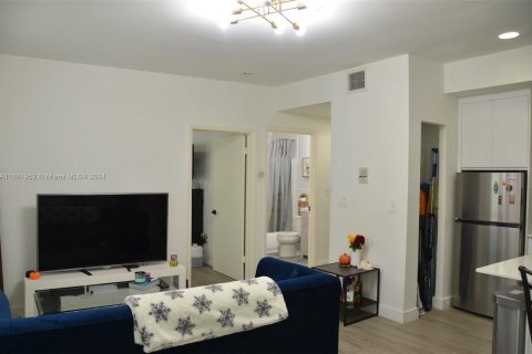 Condo in Miami Beach, Florida, 1 bedroom  № 1372397 - photo 9