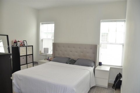 Condo in Miami Beach, Florida, 1 bedroom  № 1372397 - photo 10