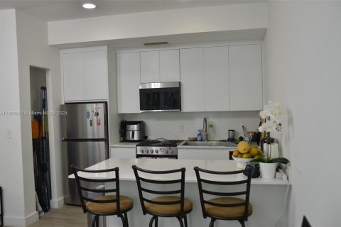 Condo in Miami Beach, Florida, 1 bedroom  № 1372397 - photo 4