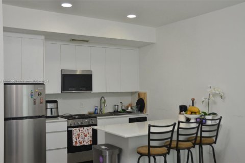 Condo in Miami Beach, Florida, 1 bedroom  № 1372397 - photo 5