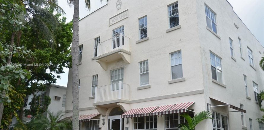 Condo in Miami Beach, Florida, 1 bedroom  № 1372397