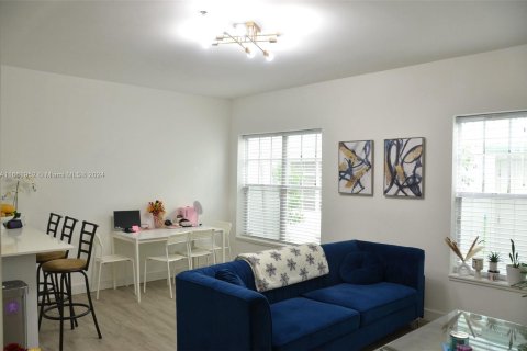 Condo in Miami Beach, Florida, 1 bedroom  № 1372397 - photo 7