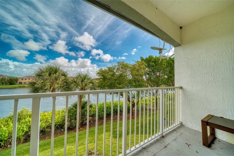 Townhouse in Homestead, Florida 3 bedrooms, 179.49 sq.m. № 1333108 - photo 10