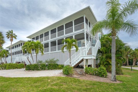 Condo in Placida, Florida, 2 bedrooms  № 1015615 - photo 24