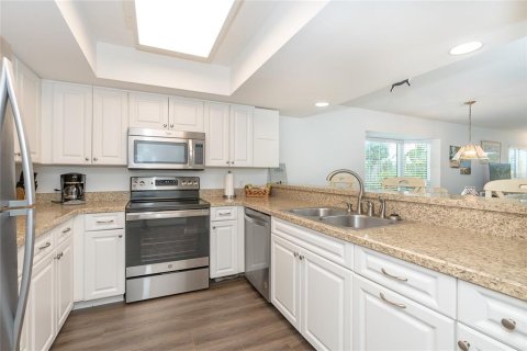 Condo in Placida, Florida, 2 bedrooms  № 1015615 - photo 5