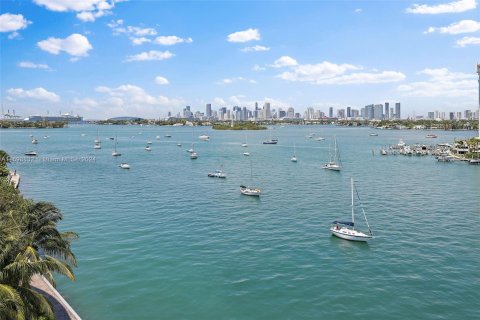 Condominio en venta en Miami Beach, Florida, 2 dormitorios, 275.92 m2 № 1208428 - foto 11