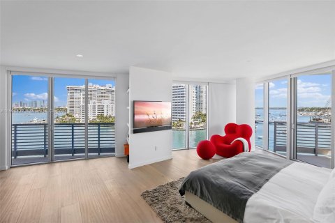 Condominio en venta en Miami Beach, Florida, 2 dormitorios, 275.92 m2 № 1208428 - foto 17