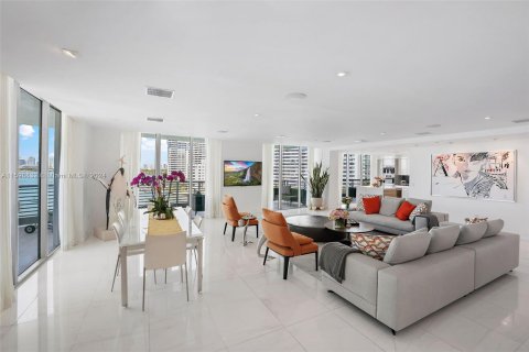 Condo in Miami Beach, Florida, 2 bedrooms  № 1208428 - photo 6