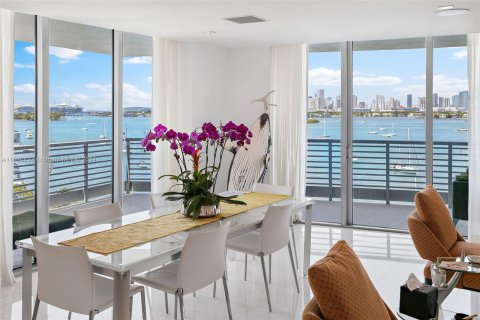 Condominio en venta en Miami Beach, Florida, 2 dormitorios, 275.92 m2 № 1208428 - foto 9