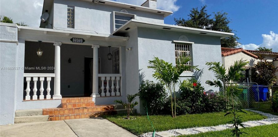 House in Miami, Florida 3 bedrooms, 167.13 sq.m. № 1385964