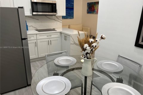 Condominio en venta en Miami Beach, Florida, 1 dormitorio, 31.59 m2 № 1386015 - foto 8