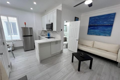 Condominio en venta en Miami Beach, Florida, 1 dormitorio, 31.59 m2 № 1386015 - foto 2