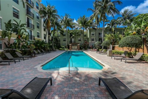 Apartment in Hollywood, Florida 2 bedrooms, 118.91 sq.m. № 1385965 - photo 4