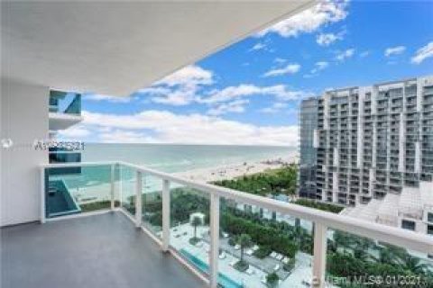 Condominio en alquiler en Miami Beach, Florida, 2 dormitorios, 114.27 m2 № 4087 - foto 1