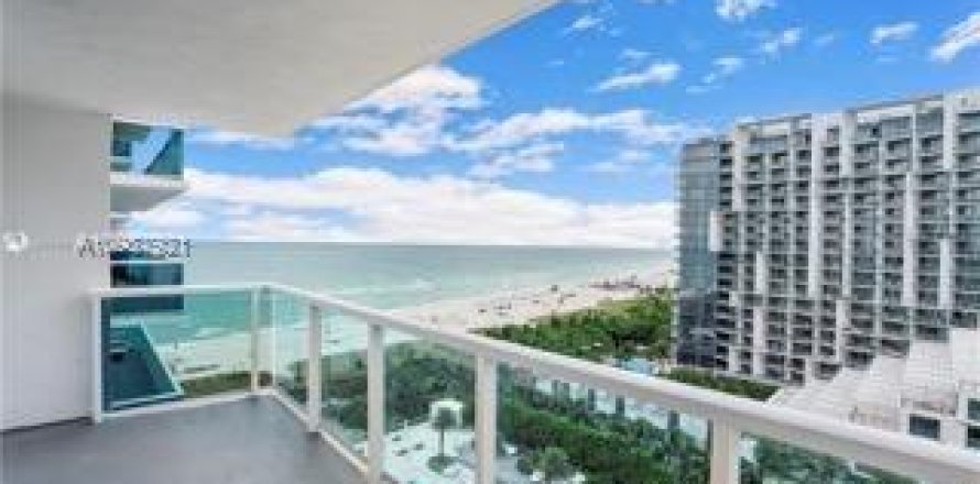 Condominio en Miami Beach, Florida, 2 dormitorios  № 4087