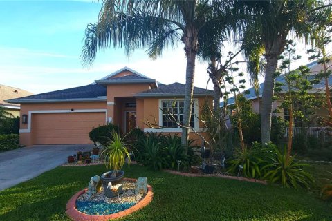 Villa ou maison à vendre à North Port, Floride: 2 chambres, 153.01 m2 № 1106375 - photo 1