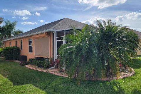 Villa ou maison à vendre à North Port, Floride: 2 chambres, 153.01 m2 № 1106375 - photo 2