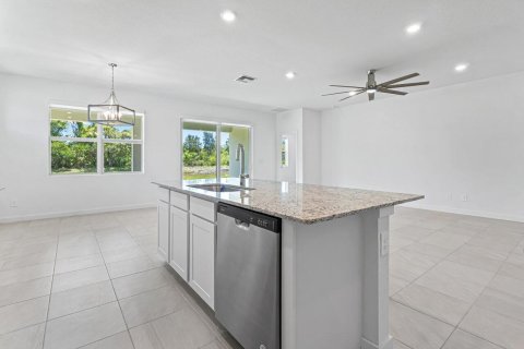 House in Stuart, Florida 4 bedrooms, 188.96 sq.m. № 1182756 - photo 22