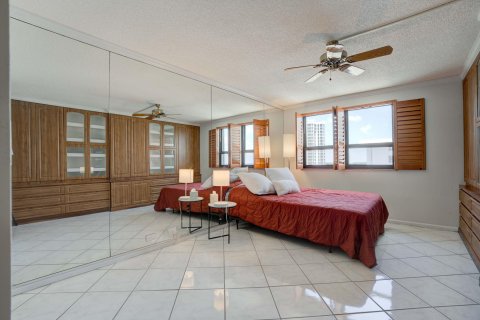 Condo in North Palm Beach, Florida, 2 bedrooms  № 1142194 - photo 19
