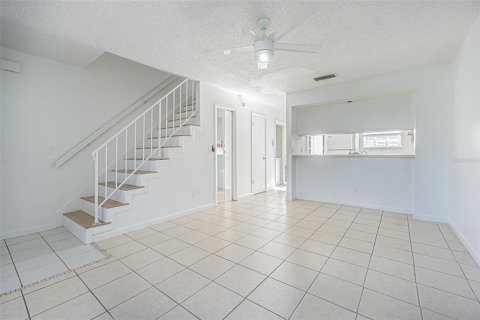 Townhouse in Tampa, Florida 2 bedrooms, 83.24 sq.m. № 1426766 - photo 3