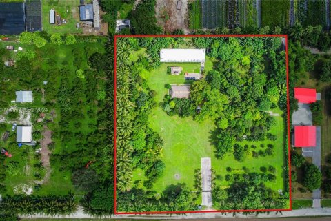 Terreno en venta en Miami, Florida № 1375473 - foto 1