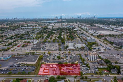 Propiedad comercial en alquiler en Miami Gardens, Florida № 876356 - foto 5