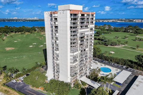 Copropriété à vendre à West Palm Beach, Floride: 2 chambres, 132.2 m2 № 869428 - photo 2