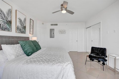 Купить кондоминиум в Холливуд, Флорида 1 спальня, 81.38м2, № 683848 - фото 9