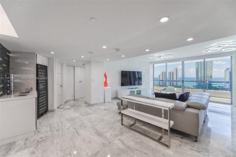 Condo in Aventura, Florida, 4 bedrooms  № 1153508 - photo 2