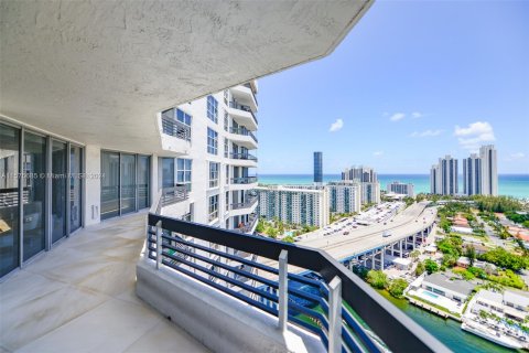 Condominio en venta en Aventura, Florida, 4 dormitorios, 210.52 m2 № 1153508 - foto 27