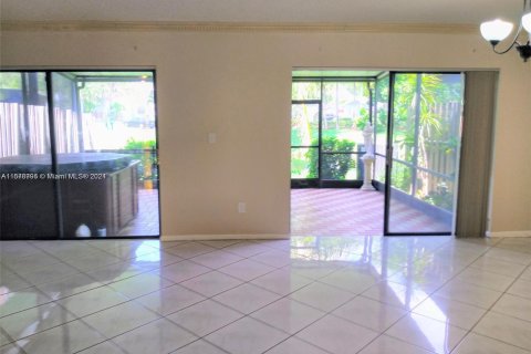 Townhouse in Sunrise, Florida 3 bedrooms, 191.56 sq.m. № 1153554 - photo 7