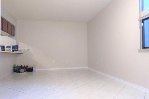 Townhouse in Sunrise, Florida 3 bedrooms, 191.56 sq.m. № 1153554 - photo 12