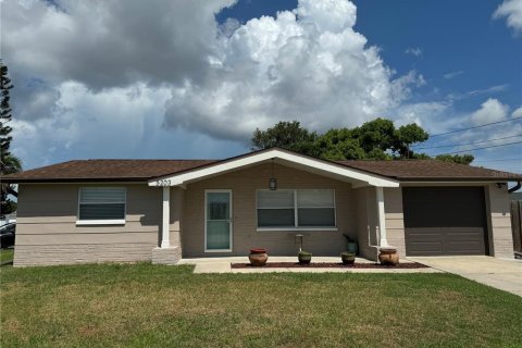 House in Holiday, Florida 3 bedrooms, 149.29 sq.m. № 1288422 - photo 3