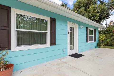 Immobilier commercial à vendre à Punta Gorda, Floride: 94.2 m2 № 877079 - photo 12