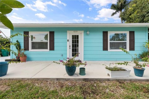 Immobilier commercial à vendre à Punta Gorda, Floride: 94.2 m2 № 877079 - photo 13