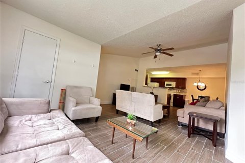 Condo in Fort Myers, Florida, 3 bedrooms  № 987526 - photo 9