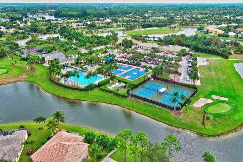 Villa ou maison à vendre à Royal Palm Beach, Floride: 4 chambres, 282.14 m2 № 987493 - photo 5