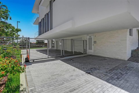 Copropriété à vendre à Aventura, Floride: 4 chambres, 310.67 m2 № 756722 - photo 17