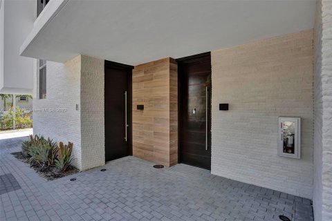 Condo in Aventura, Florida, 4 bedrooms  № 756722 - photo 2