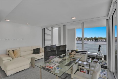 Condo in Aventura, Florida, 4 bedrooms  № 756722 - photo 24