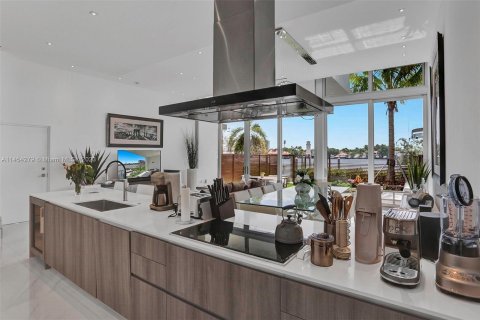 Copropriété à vendre à Aventura, Floride: 4 chambres, 310.67 m2 № 756722 - photo 14