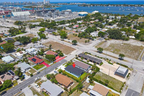 Villa ou maison à vendre à West Palm Beach, Floride: 4 chambres, 142.33 m2 № 1178173 - photo 1