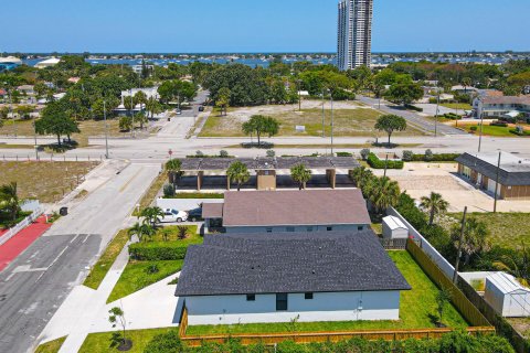 Villa ou maison à vendre à West Palm Beach, Floride: 4 chambres, 142.33 m2 № 1178173 - photo 4